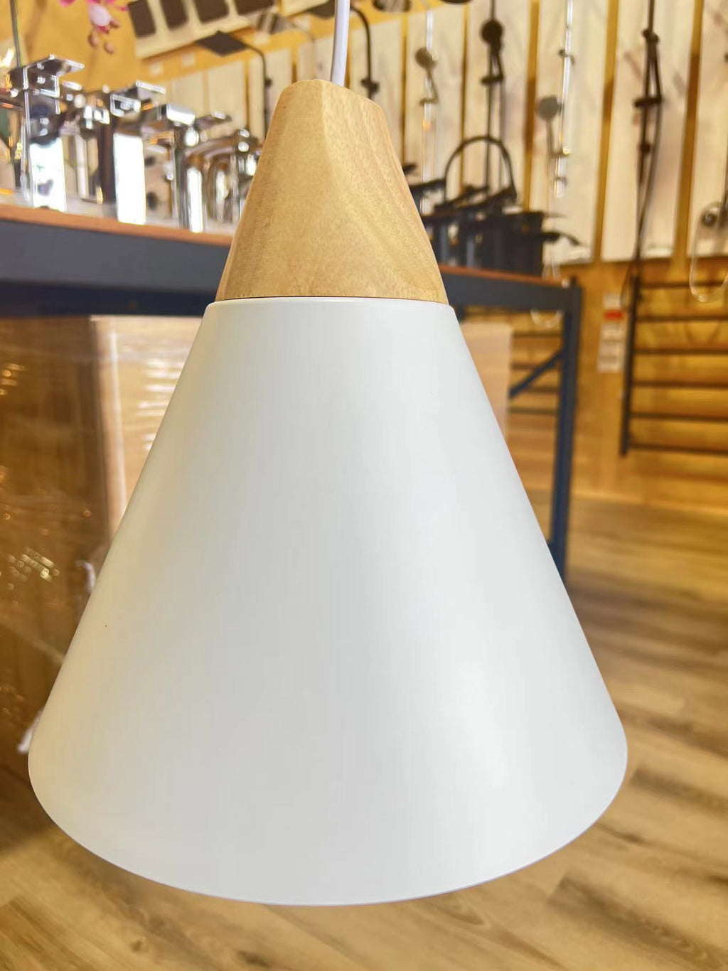 P=L01 WHITE COLOR