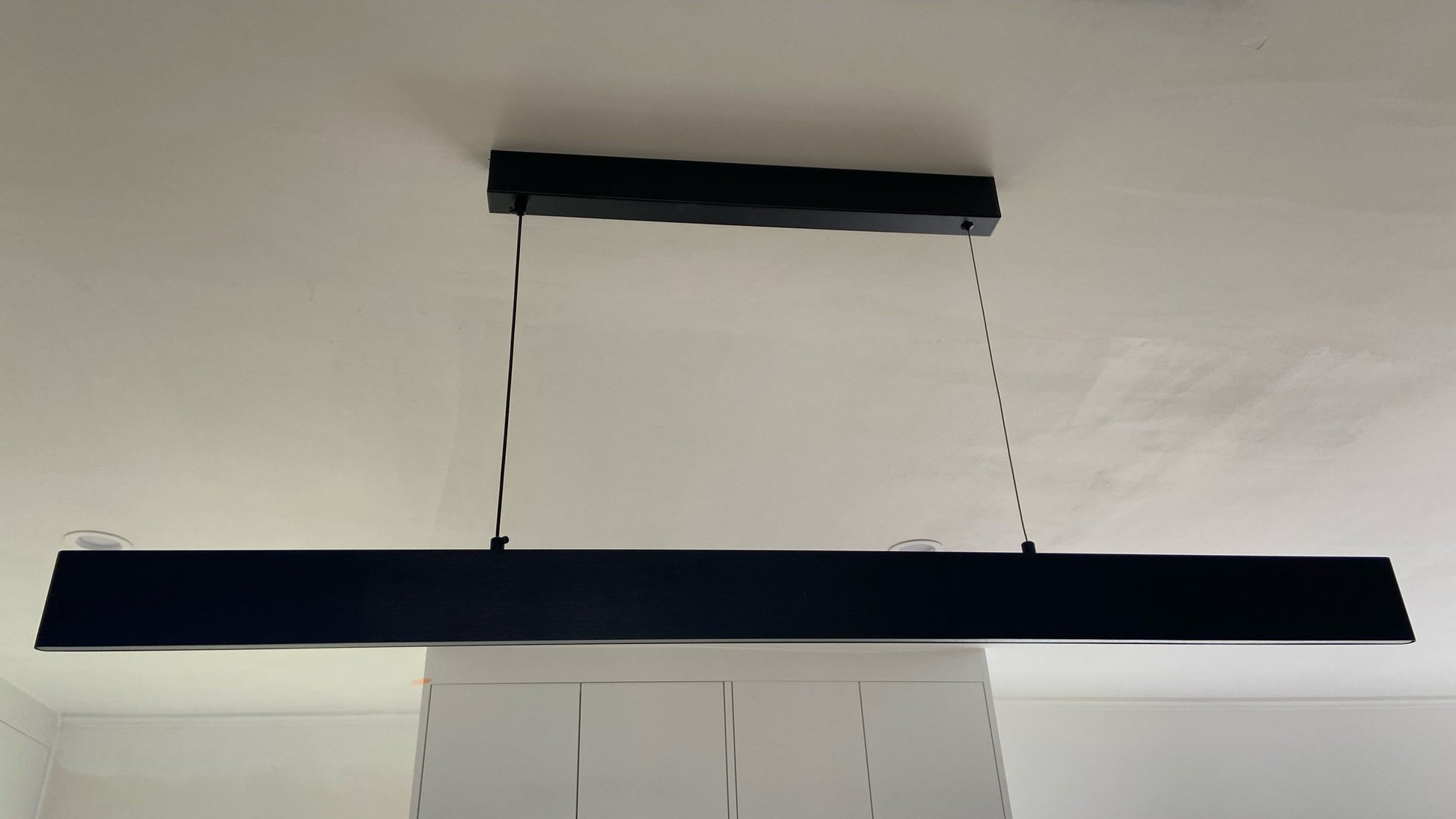 customer photo3 of linear bar light black